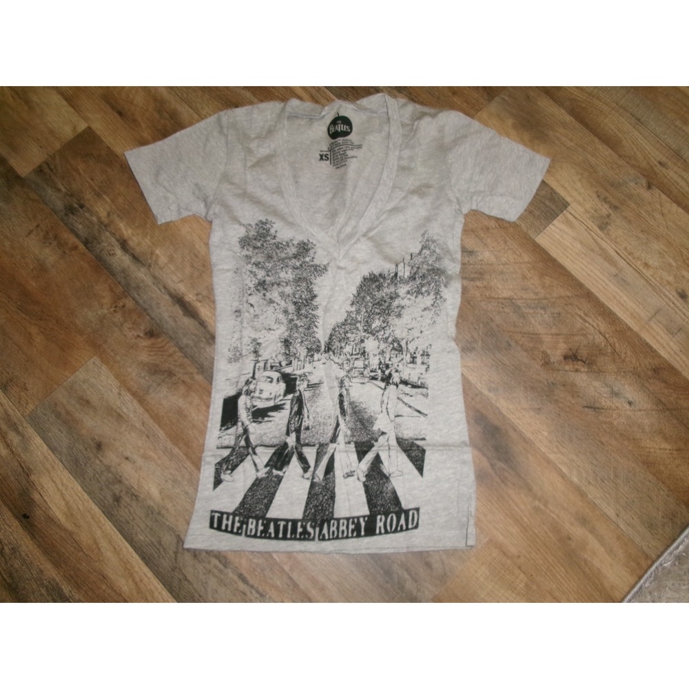 THE BEATLES 2010 V-NECK SZ- XS SHIRT 00S Y2K VINTAGE G1